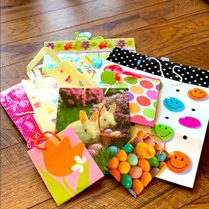 Set of 8 Gift Bags in Excellent Condition 🌷💐🟡